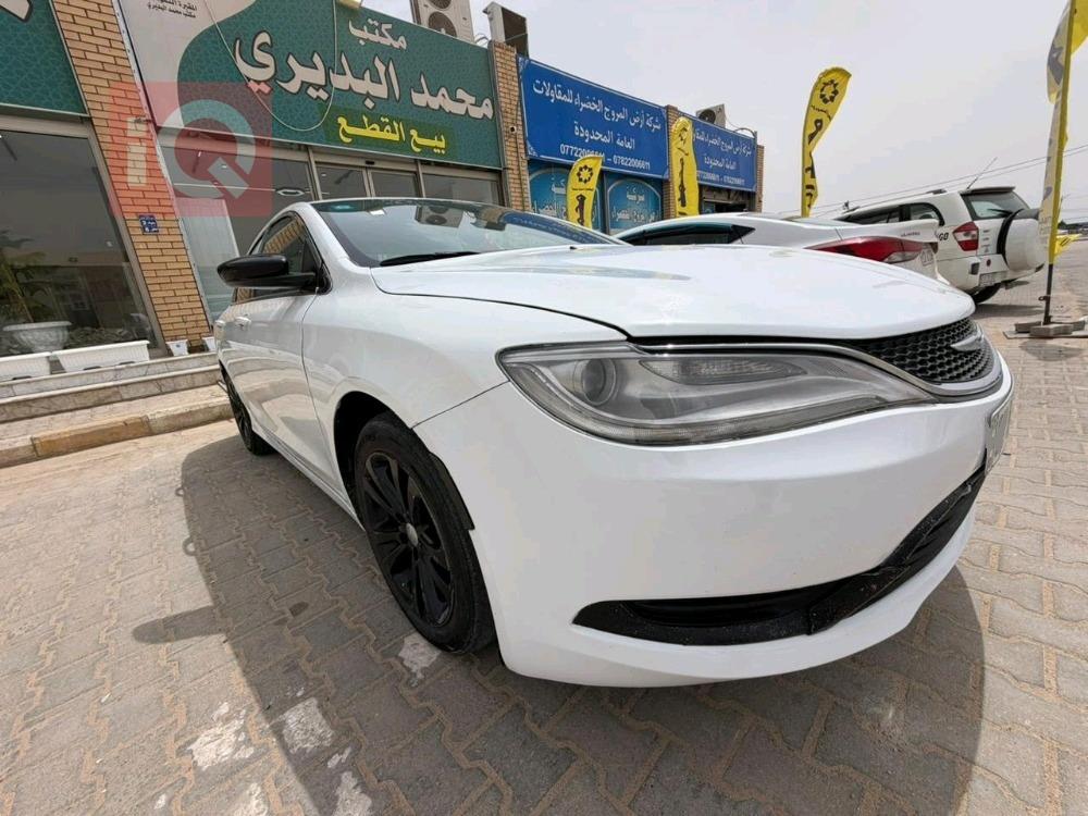 كرايسلر 200